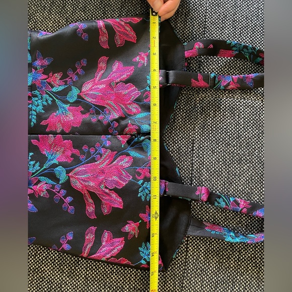 DRESS THE POPULATION Jaida Floral Embroidered Cocktail Dress - Picture 11 of 13